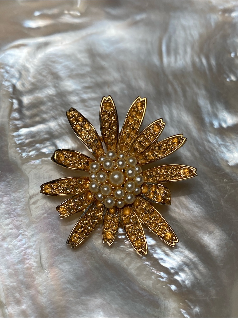 Marcel Boucher Signed Pearl Center Daisy Flower Textured Gold Tone Petals Brooch